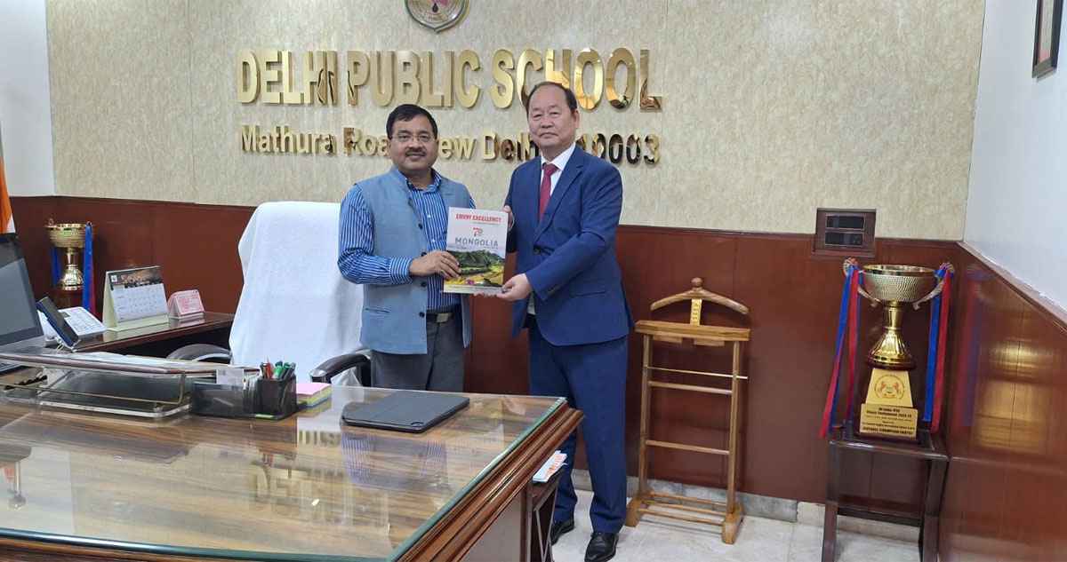 Visit by the Ambassador of Mongolia at DPS Mathura - Photo 1